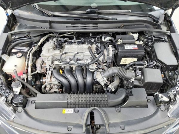 2022 TOYOTA COROLLA LE — Engine bay