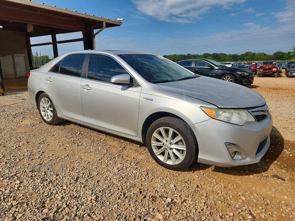 2014 TOYOTA CAMRY Hybrid