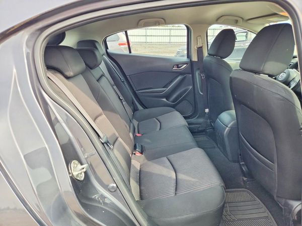 2015 MAZDA 3 Touring/GS