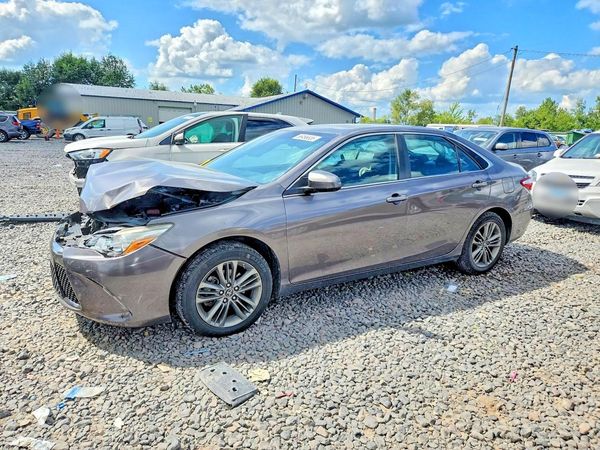 2017 TOYOTA CAMRY