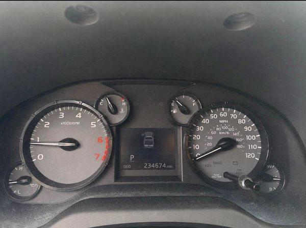 2014 TOYOTA TUNDRA SR5