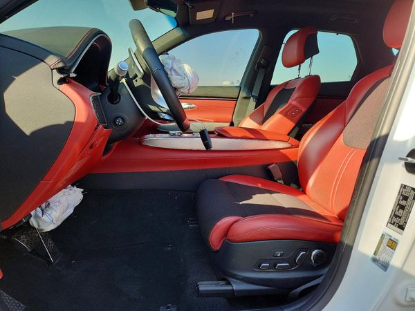 2024 GENESIS GV70