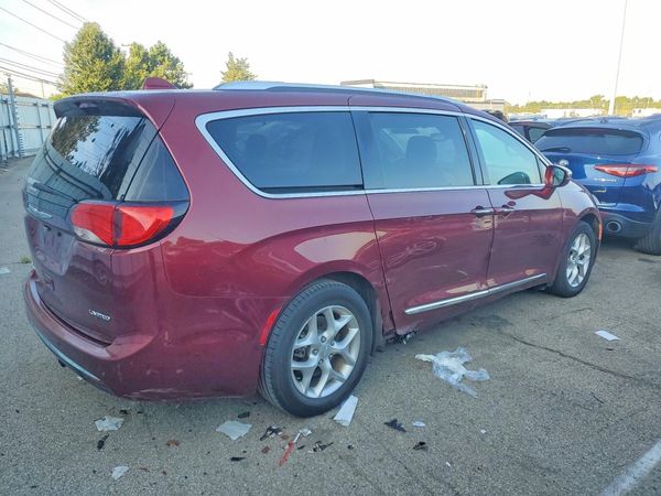 2019 CHRYSLER PACIFICA Limited