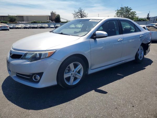 2014 TOYOTA CAMRY