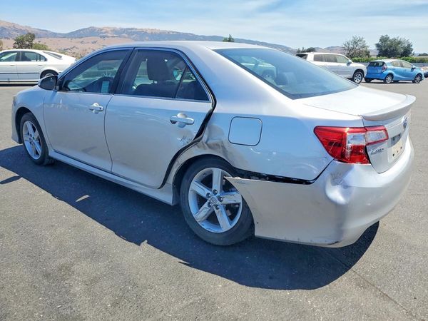 2014 TOYOTA CAMRY