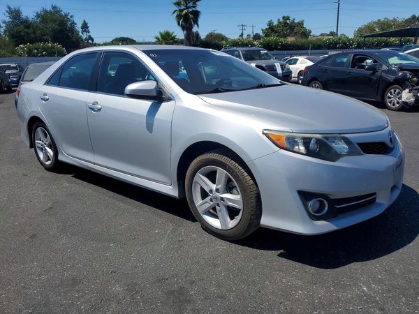 2014 TOYOTA CAMRY