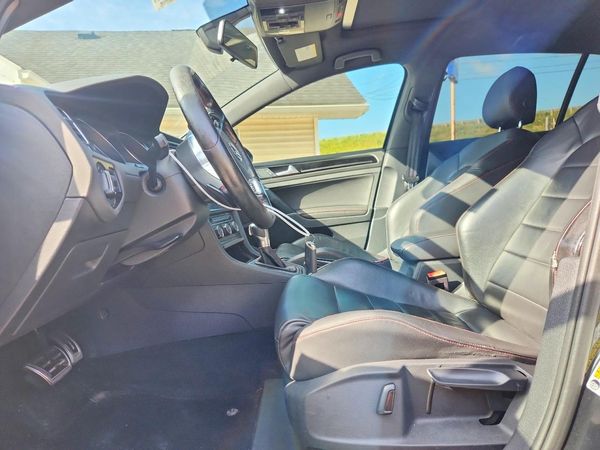 2017 VOLKSWAGEN GTI