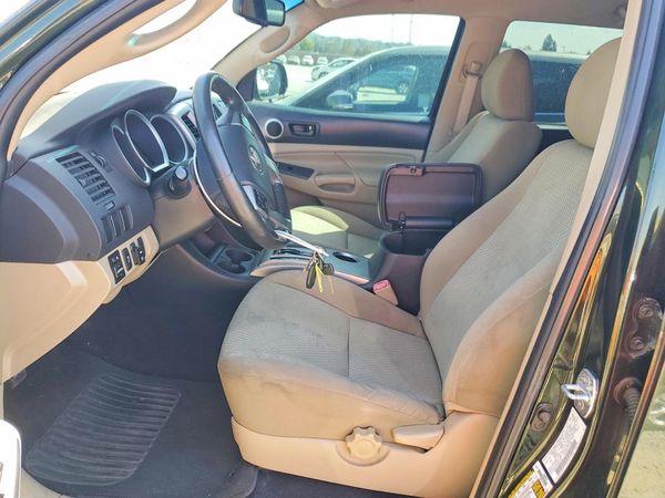 2013 TOYOTA TACOMA Delux