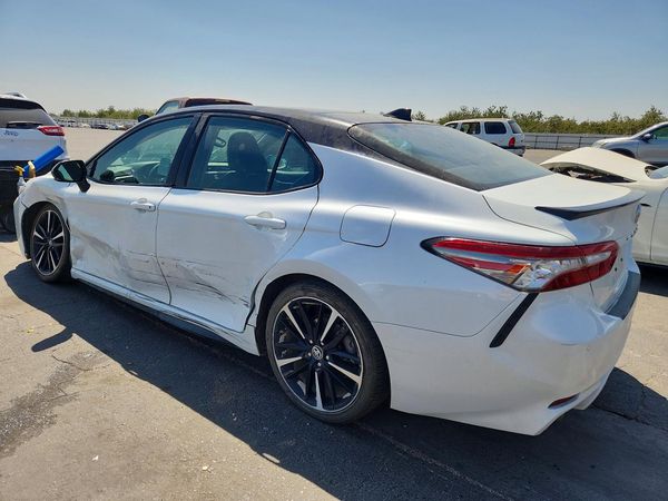 2018 TOYOTA CAMRY