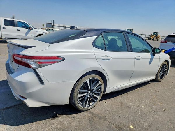 2018 TOYOTA CAMRY