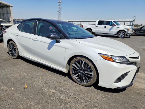 2018 TOYOTA CAMRY