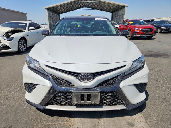 2018 TOYOTA CAMRY