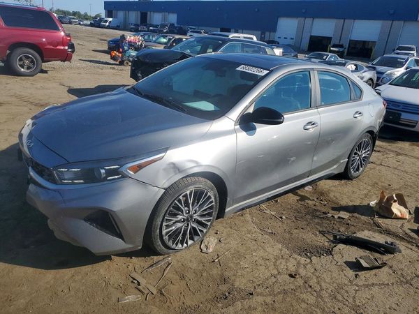2022 KIA FORTE GT Line
