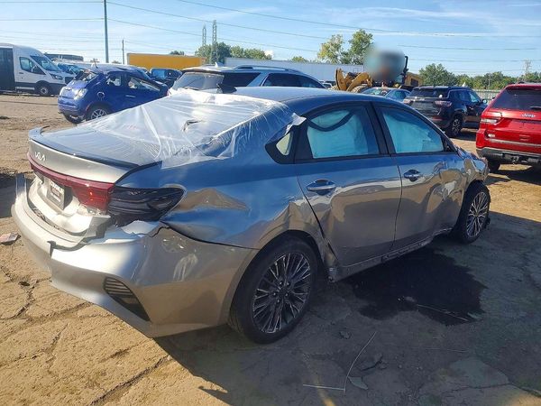 2022 KIA FORTE GT Line
