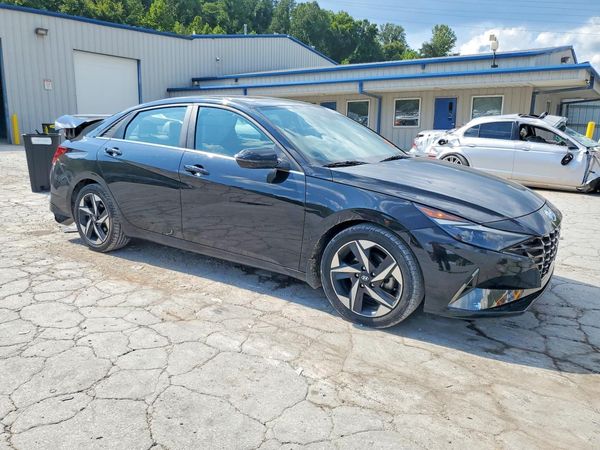 2022 HYUNDAI ELANTRA