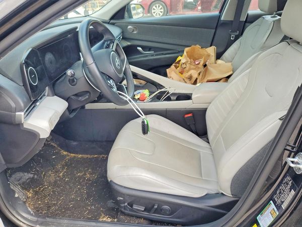 2022 HYUNDAI ELANTRA