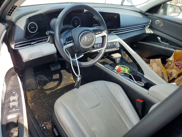 2022 HYUNDAI ELANTRA
