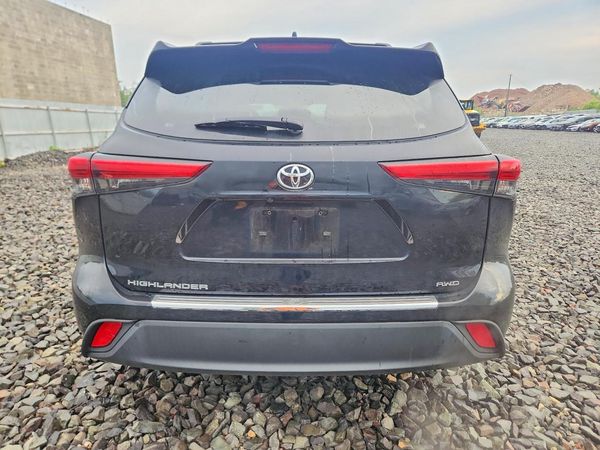 2022 TOYOTA HIGHLANDER L