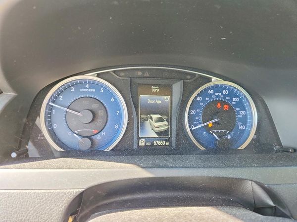 2016 TOYOTA CAMRY