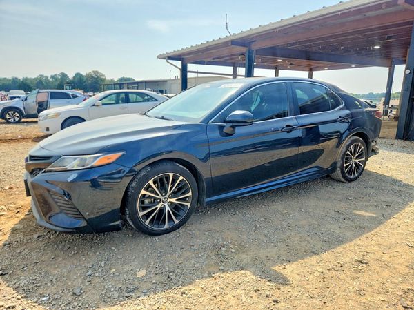 2018 TOYOTA CAMRY