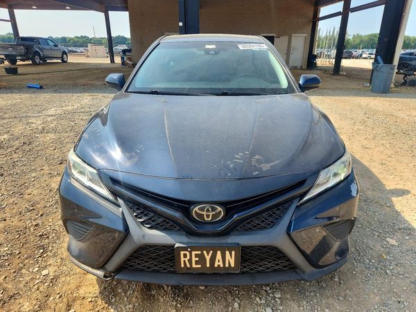 2018 TOYOTA CAMRY