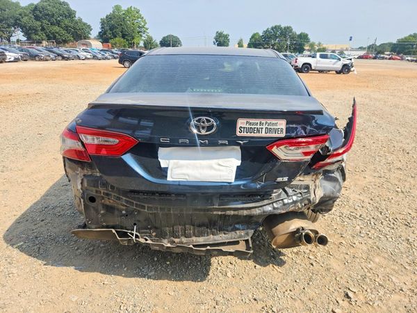 2018 TOYOTA CAMRY