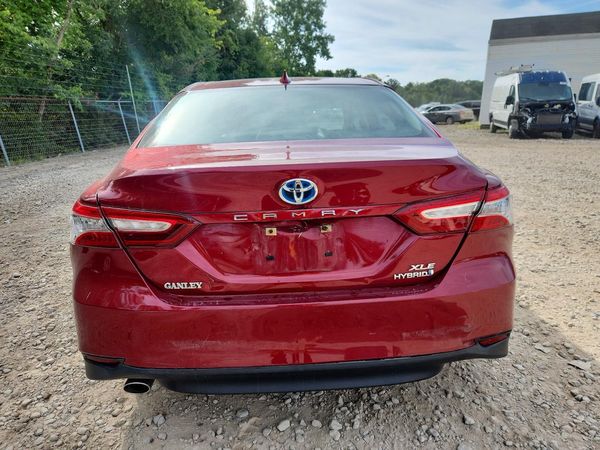 2020 TOYOTA CAMRY XLE