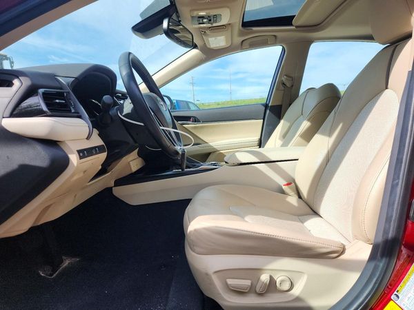 2020 TOYOTA CAMRY XLE