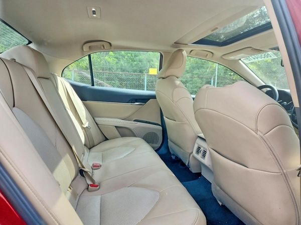 2020 TOYOTA CAMRY XLE