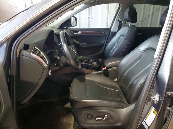 2015 AUDI Q5 Premium Plus — DENT