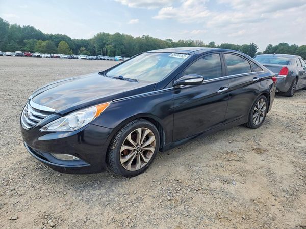 2014 HYUNDAI SONATA — Front 3/4