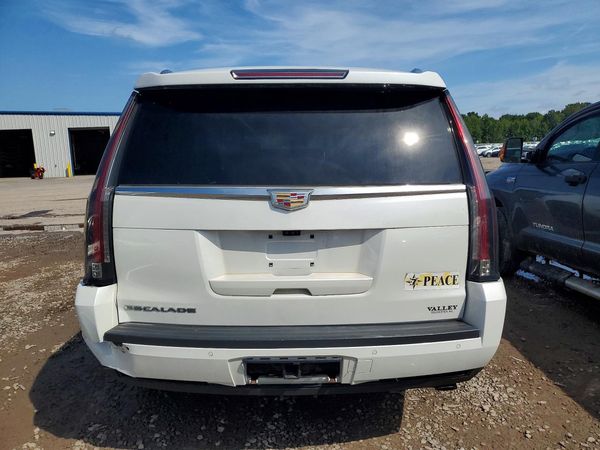 2018 CADILLAC ESCALADE Platinum