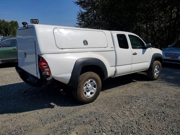 2015 TOYOTA TACOMA Delux Grade