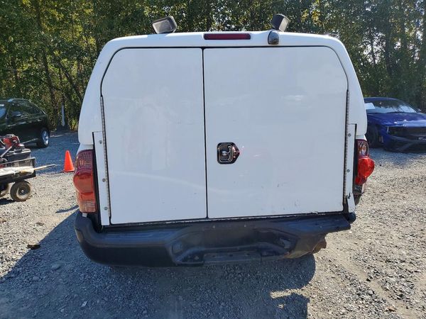 2015 TOYOTA TACOMA Delux Grade