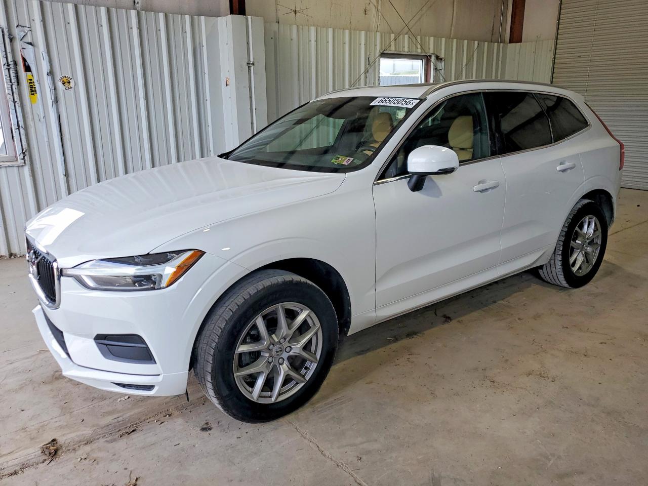 2020 VOLVO XC60 Momentum