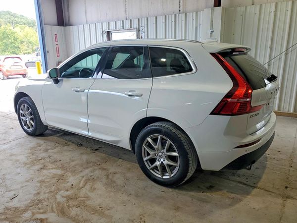 2020 VOLVO XC60 Momentum