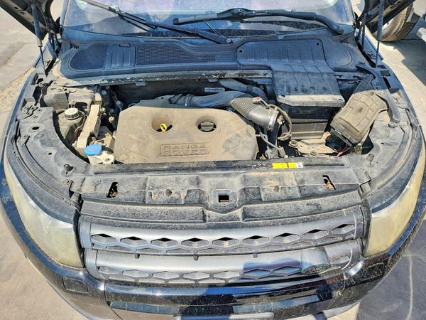 2014 LAND ROVER RANGEROVER Prestige Premium — Engine bay