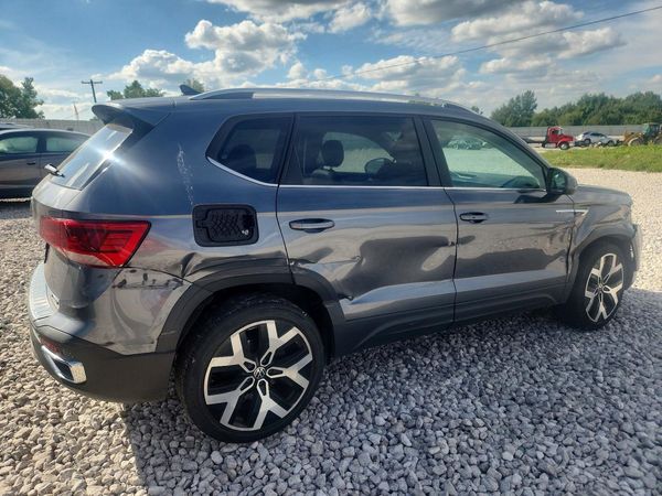 2022 VOLKSWAGEN TAOS 4Motion SEL