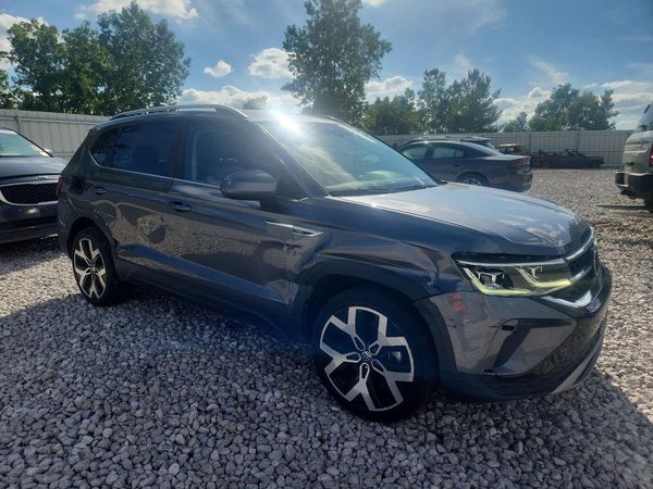 2022 VOLKSWAGEN TAOS 4Motion SEL