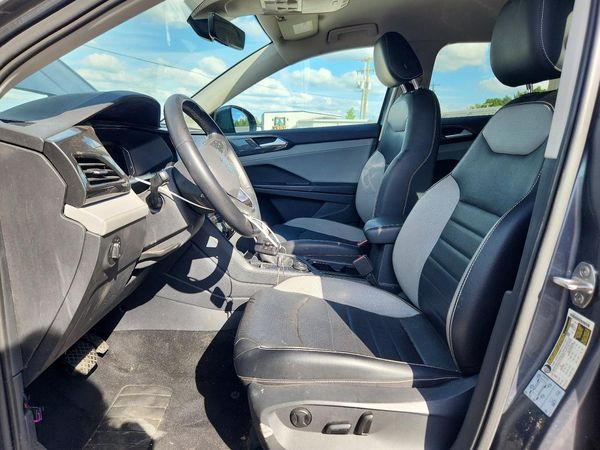 2022 VOLKSWAGEN TAOS 4Motion SEL