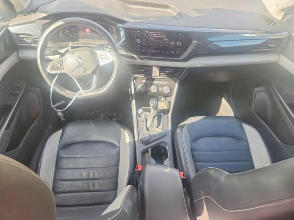 2022 VOLKSWAGEN TAOS 4Motion SEL
