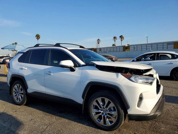 2020 TOYOTA RAV4 XLE Premium