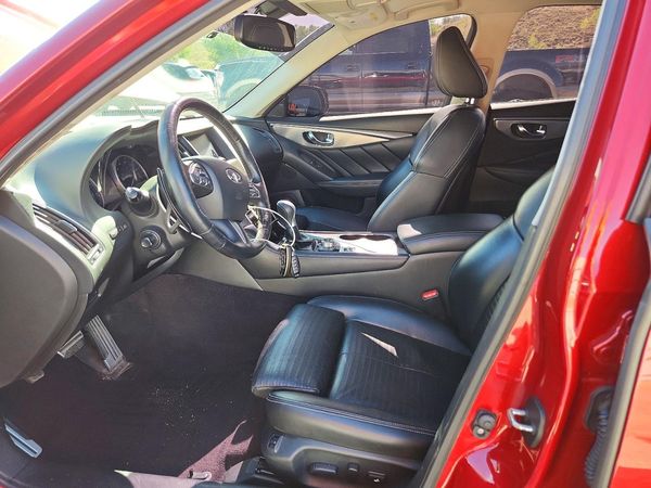 2016 INFINITI Q50