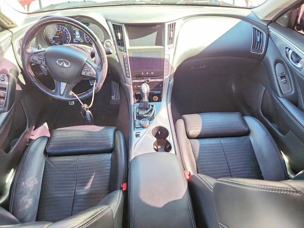 2016 INFINITI Q50