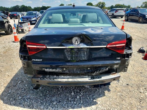 2017 VOLKSWAGEN PASSAT
