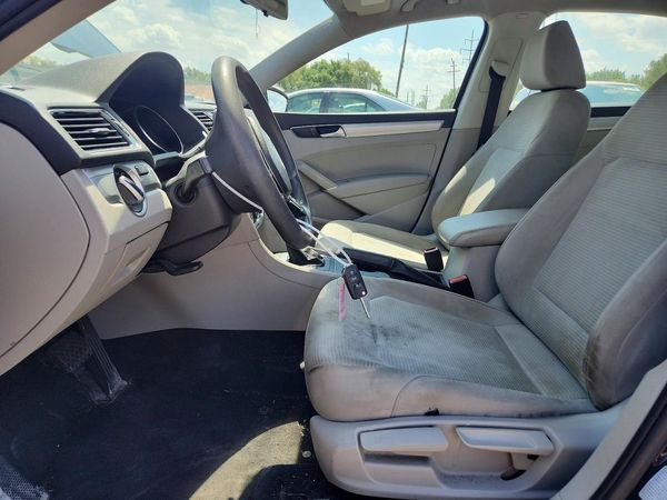 2017 VOLKSWAGEN PASSAT