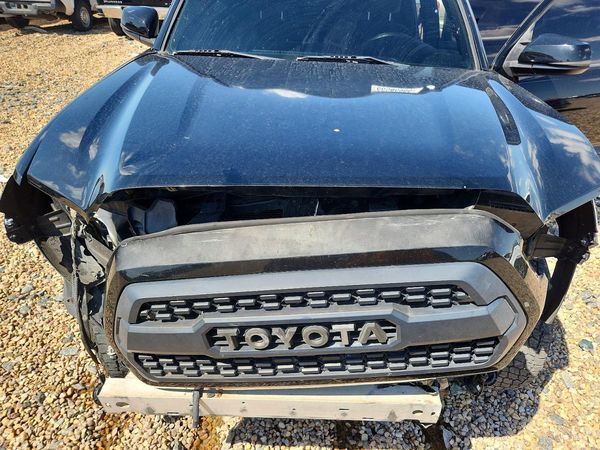 2017 TOYOTA TACOMA