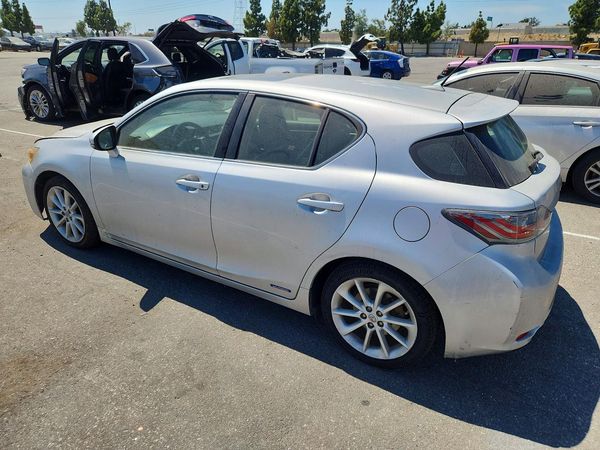 2013 LEXUS CT 200h