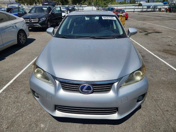 2013 LEXUS CT 200h
