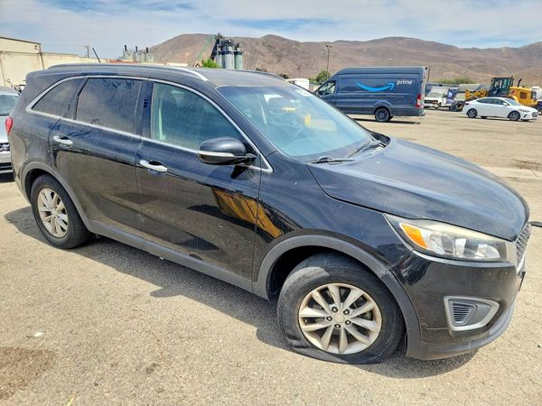 2016 KIA SORENTO L / LX
